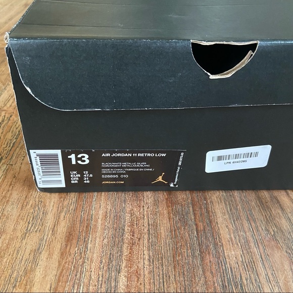 Air Jordan Retro XI Low - Picture 9 of 15